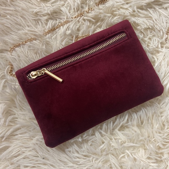 Altar’s State Velvet Clutch - Picture 2 of 5